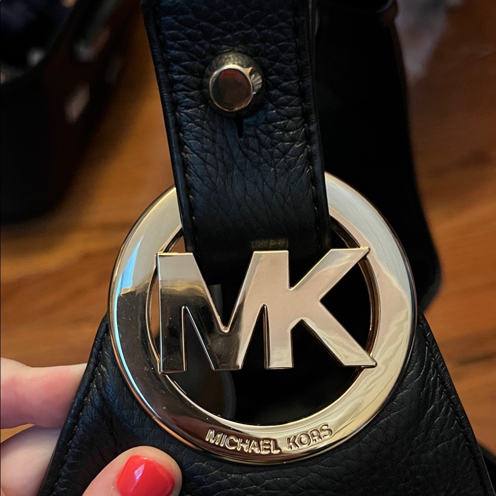 MK Elegant Black Leather Hobo Bag - Picture 8 of 8